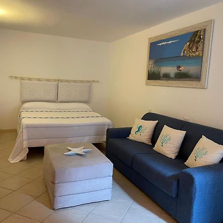 Villa A Golfo Aranci Con Vista Su Tavolara 马里内拉 外观 照片