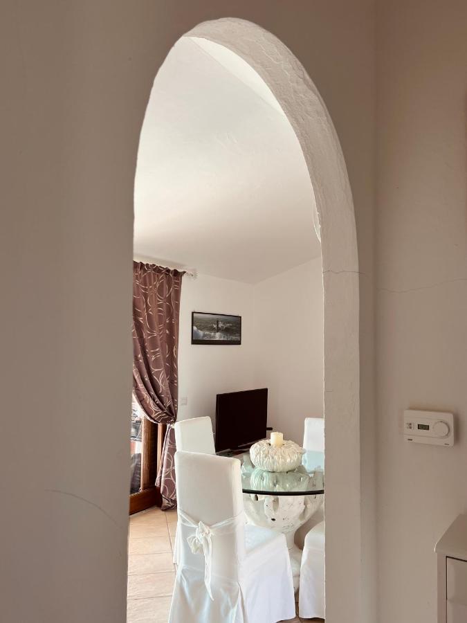 Villa A Golfo Aranci Con Vista Su Tavolara 马里内拉 外观 照片